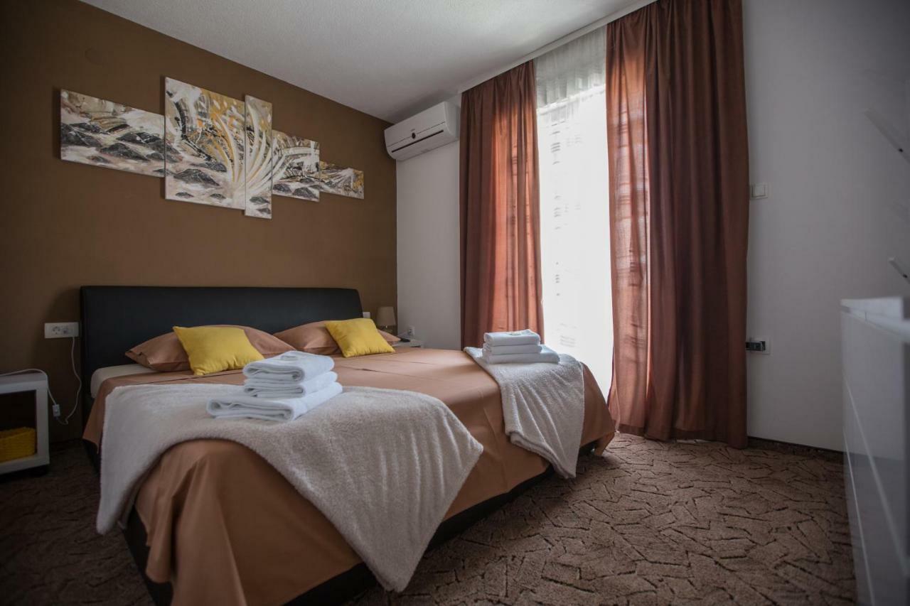 Luxury Apartment With Private Heated Pool Szybenik Zewnętrze zdjęcie
