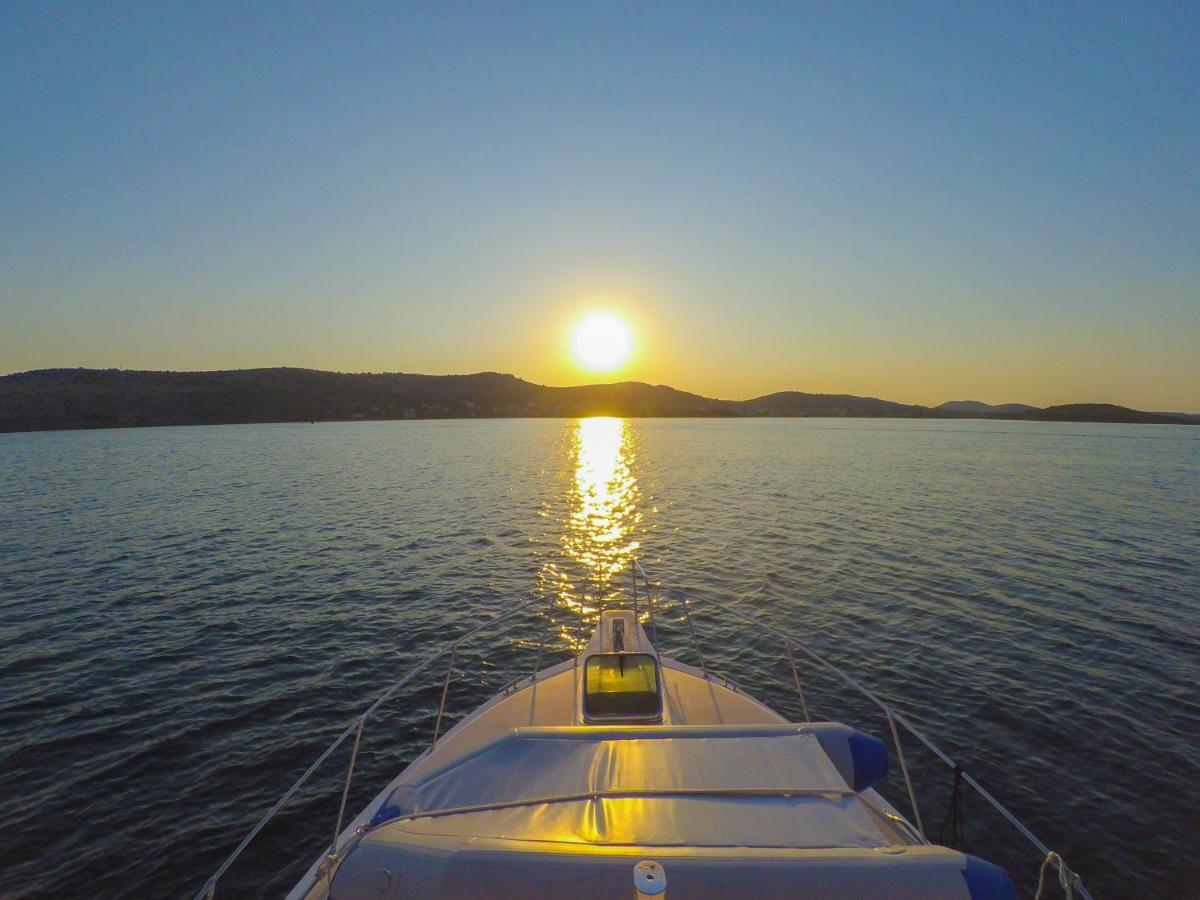 Luxury Apartment With Private Heated Pool Szybenik Zewnętrze zdjęcie
